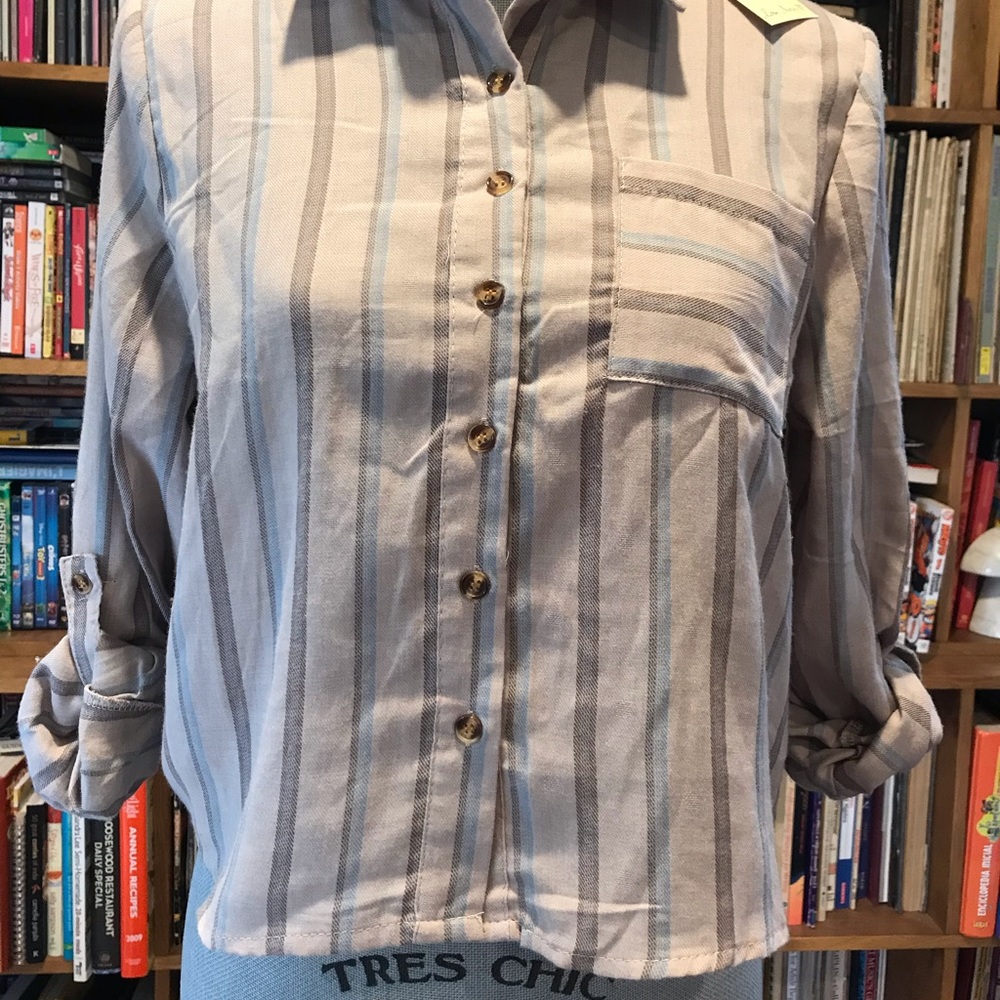 NWT Love Notes cute crop top buttoned shirt